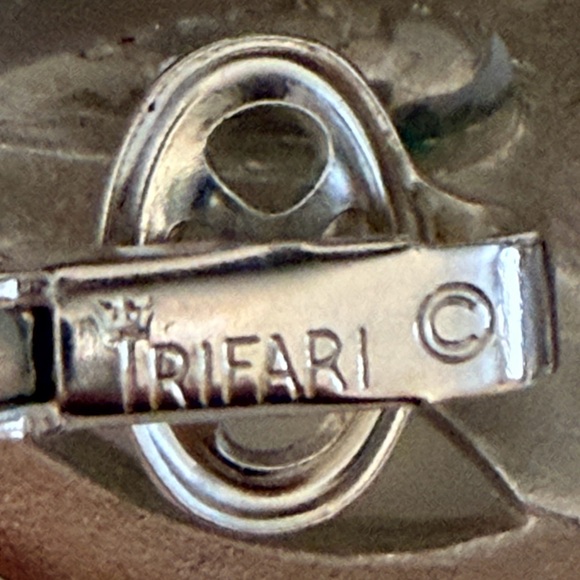 Vintage Crown Trifari Silver-Tone Leaf Design Clip-On Earrings